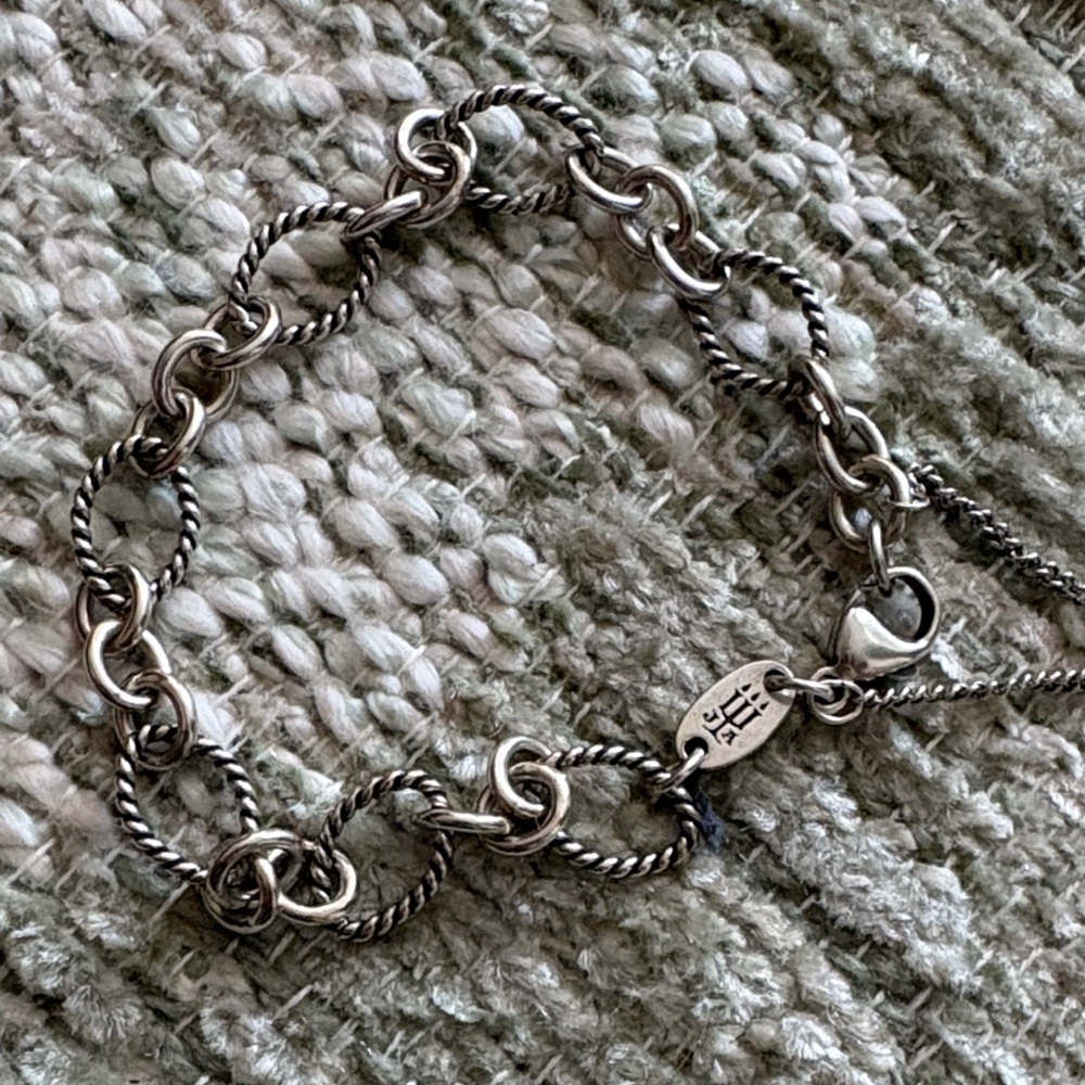 Delicate Twisted Link Silver Bracelet - Women’s Jewelry James Avery - Picture 3 of 4